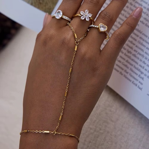 18K Gold Plated Hand Chain Bracelet - Picture 2 of 8